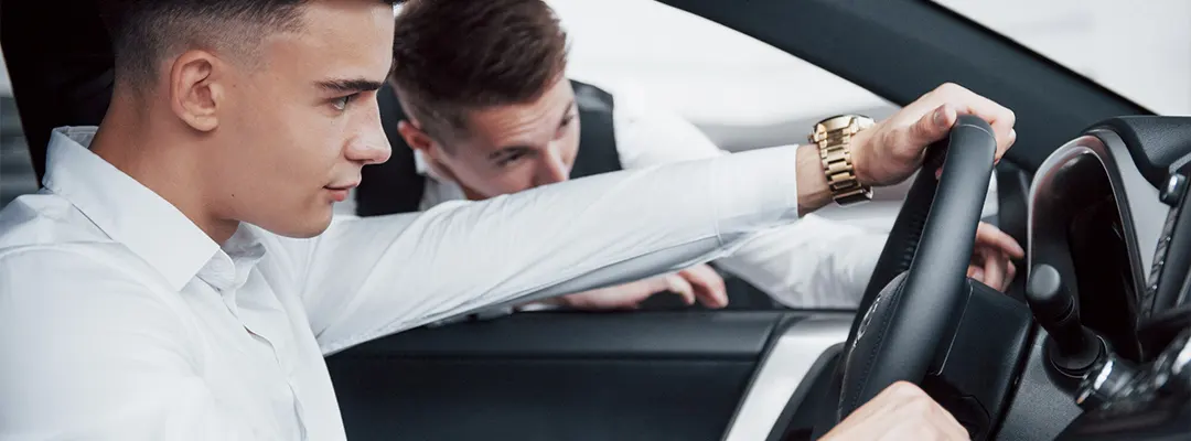 ¿Es mejor el renting o comprar coche en Zaragoza?
