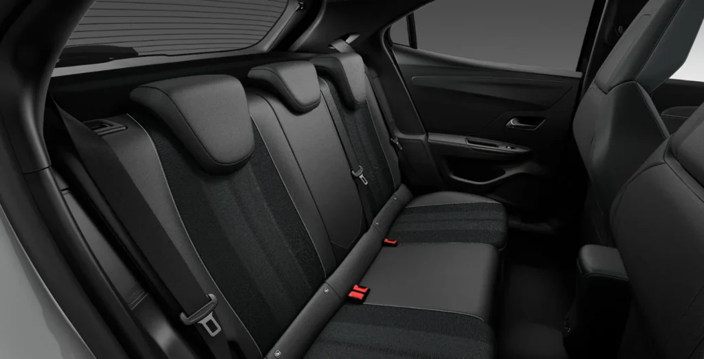 OPEL-Mokka-1.2T-100kW-GS-interior-trasera